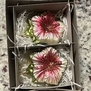 Vintage Hibiscus Ornament - Three Sets